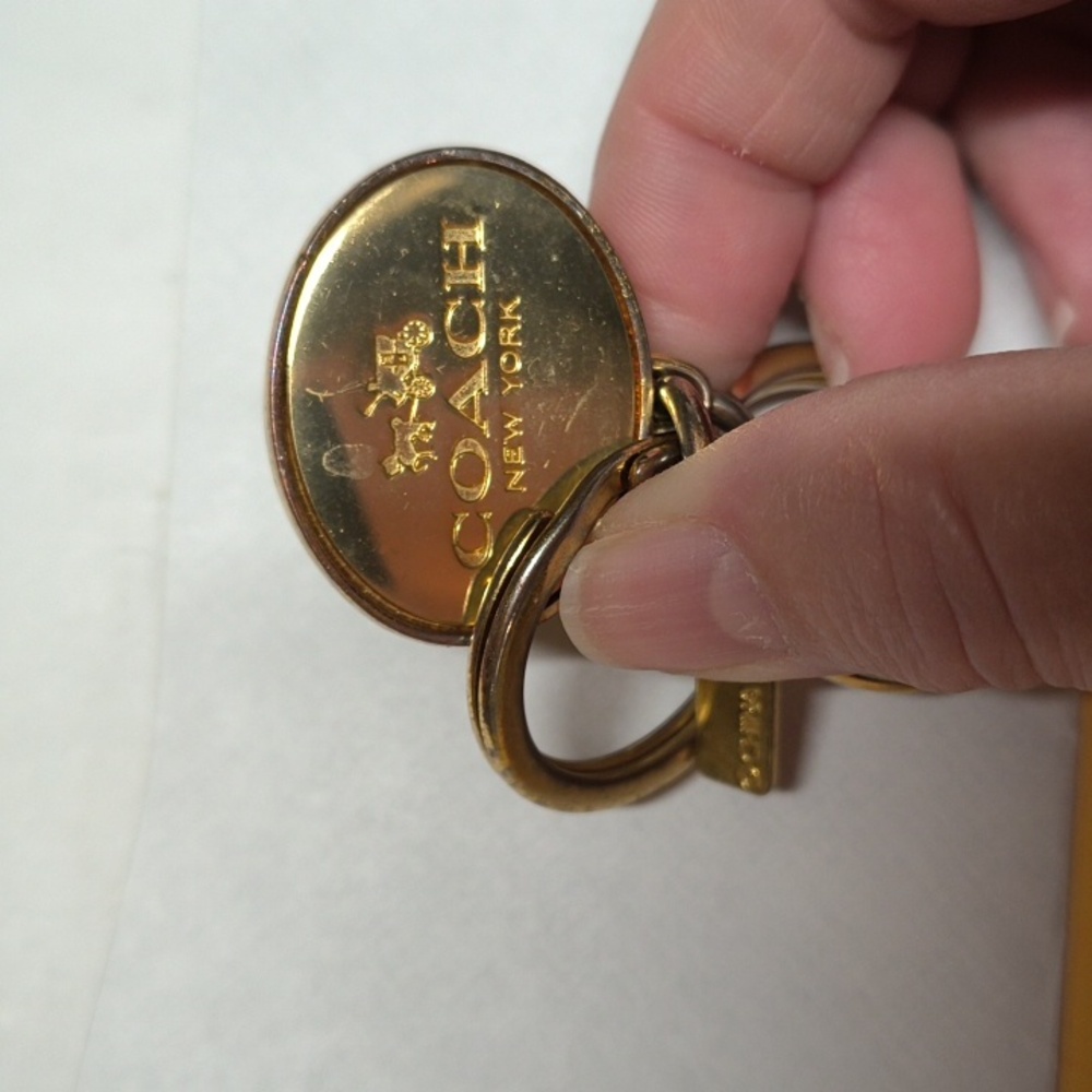 Vintage Coach Valet Keyring - Picture 2 of 3
